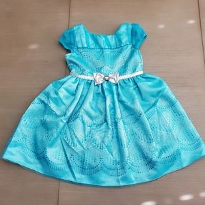 Like new, beautiful fancy blue dress, size 5